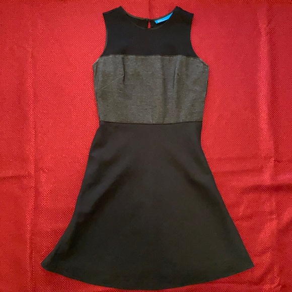 KEYNG Dresses & Skirts - KN Designer sleeveless a-line dress